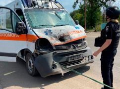 Ворожий дрон атакував "швидку" на Харківщині: поранено двох медиків