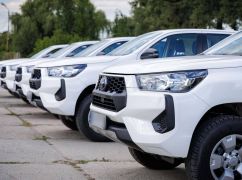 В Харьковской области зенитчикам передали новые пикапы