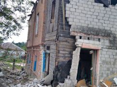 Поліція показала місця обстрілів, де росіяни вбили людей та зруйнували будинки на Харківщині