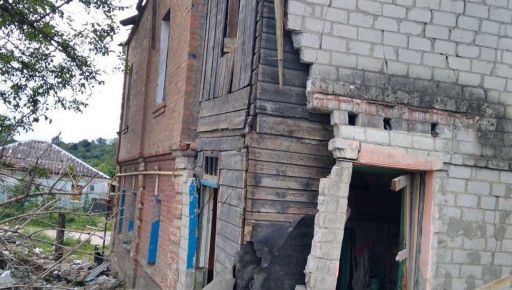 Поліція показала місця обстрілів, де росіяни вбили людей та зруйнували будинки на Харківщині