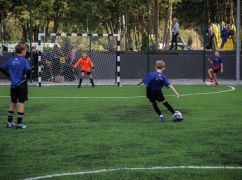 Під Харковом відкрили сучасне поле для міні-футболу