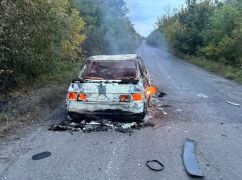 Полицейские показали фото с места на Харьковщине, где дрон РФ убил водителя прямо среди дороги