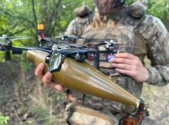 Загарбники fpv-дронами атакувати багатоповерхівку на Харківщині: кадри з місця