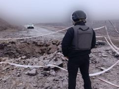 Полицейские показали места, где оккупанты били по гражданским на Харьковщине