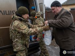 До найближчого магазина 20 км: на Харківщині доправили допомогу у важкодоступну зону