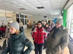 Щоб пережити морози: харківянам видали "теплі&rdquo; набори