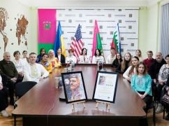 Картины из Харьковской области экспонируют на благотворительной выставке в США