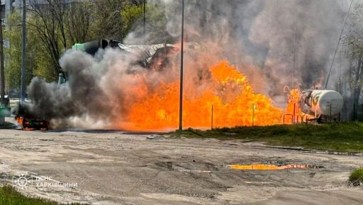 Спасатели погасили пожары на АЗС в Харькове: фото с мест "прилетов"