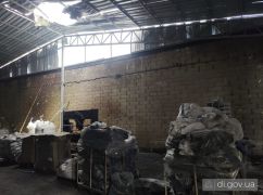 На Харківщині російські дрони пошкодили підприємство та аптеку: фото наслідків