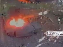 На Харківщині прикордонники знищили два танки, гармату та артилерію росіян: кадри з фронту