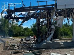 Під Харковом РФ атакувала дві АЗС, є поранена - прокуратура