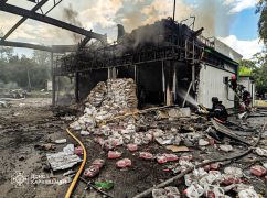 Внаслідок артобстрілу АЗС в Ізюмі загинула людина