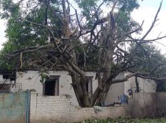 В Харьковской области реактивные дроны атаковали поселок: повреждены АЗС и агропредприятие