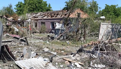 Оккупанты авиацией снесли центр поселка на Харьковщине