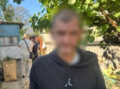 У Харкові покарали чоловіка, який вирощував коноплі прямісінько вдома