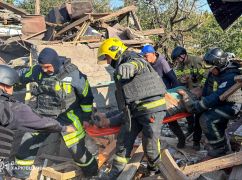Спасатели показали последствия обстрела Чугуева 5 октября