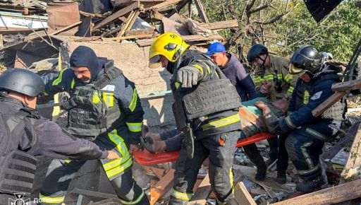 Спасатели показали последствия обстрела Чугуева 5 октября