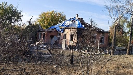 Российские УАБы разбили дома в Слатино на Харьковщине