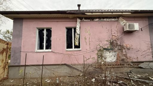 У Харківській області російський дрон поцілив у стіну приватного будинку, постраждала жінка