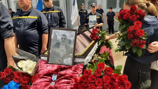 У Харкові провели в останню путь загиблих курсантів ДСНС: Батьки приїхати не змогли