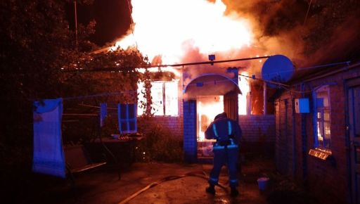 В пригороде Харькова ночью 2 часа тушили частный дом: Причины пожара