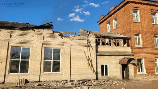 Окупанти поцілили у навчальний заклад в Куп’янську: Зруйнований дах