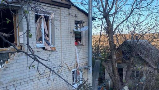 Оккупанты разбомбили частный дом на Харьковщине: Один человек погиб