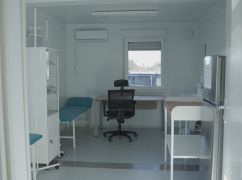 У деокупованих селищах на Харківщині з’явилися модульні клініки: Як вони виглядають