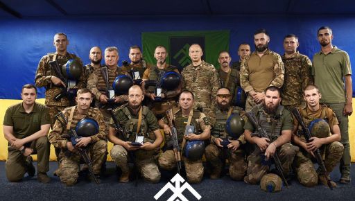 Сирський нагородив військових, які обороняють Харківщину