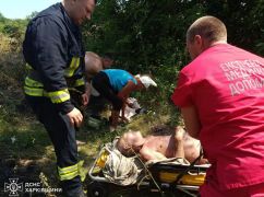 На Харківщині з вогню винесли непритомного чоловіка, який хотів ліквідувати підпал самостійно