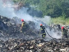 У Харківській області рятувальники ліквідували масштабну пожежу на сміттєзвалищі