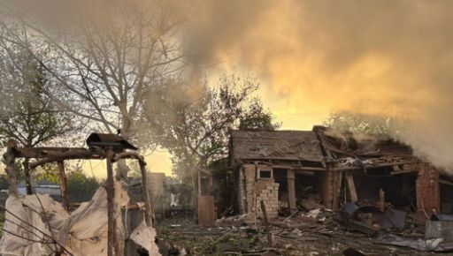 З'явилися кадри обстрілів цивільних об'єктів на Харківщині, де постраждали людей