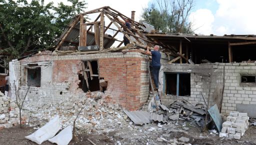 Разрушенные дома и раненый мужчина: Как прошли выходные в Дергачах Харьковской области