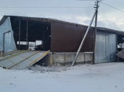 Россия ударила по агропредприятиям в Харьковской области: полиция показала последствия атак