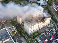 Під завалами в Індустріальному районі Харкова можуть перебувати одна чи дві родини