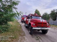 Сгорел сарай, не сгорел дом: На Харьковщине пожарные спасли жилье от огня