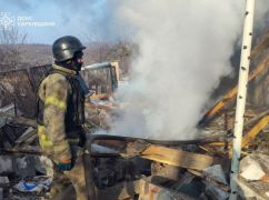 Спасатели показали последствия "прилета" по Купянску, где пострадала 99-летняя женщина