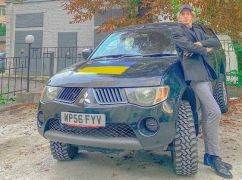 Известный комик Куцевалов передал украинским защитникам три "скорых" и мощный пикап