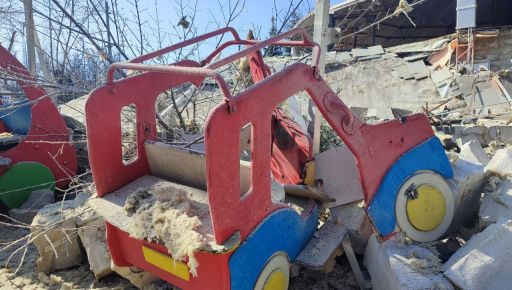 У Харкові окупанти рознесли дитячий майданчик іранським "Шахедом" (ФОТОФАКТ)