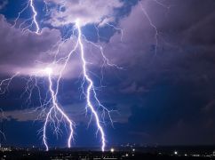 Синоптики предупреждают о грозе в Харькове 3 апреля