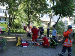 Рятувальники показали наслідки російських обстрілів Харкова 27 червня