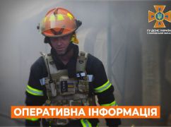 На Харківщині через обстріли росіян горіли об’єкти на електромережах і транспорті