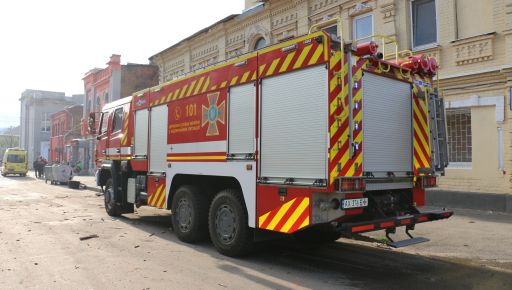 Житлові будинки, надвірні забудови та пшеничні поля горіли на Харківщині через російські обстріли