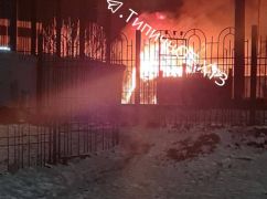В Харькове горело заброшенное здание: Кадры с места