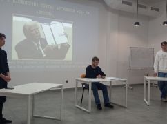 Дебатний клуб "Успішного Харкова", або Як молодь обговорює актуальні теми суспільства