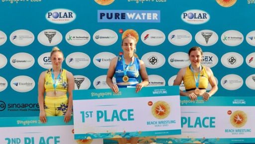 Харьковчанки завоевали 3 медали Мировой серии по пляжной борьбе