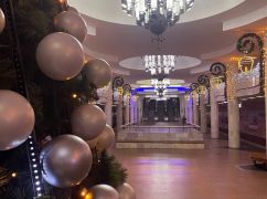 В харьковской подземке украсили новогоднюю елку (ФОТОФАКТ)