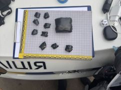 В Харькове патрульные вычислили наркоторговца по поведению