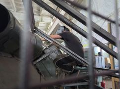 Слобожанские бойцы показали, как восстанавливают технику после вражеских обстрелов на Харьковщине