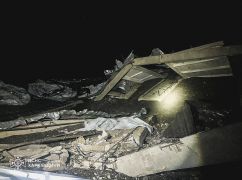 На Харьковщине из-за российского удара горело агропредприятие: кадры ликвидации пожара